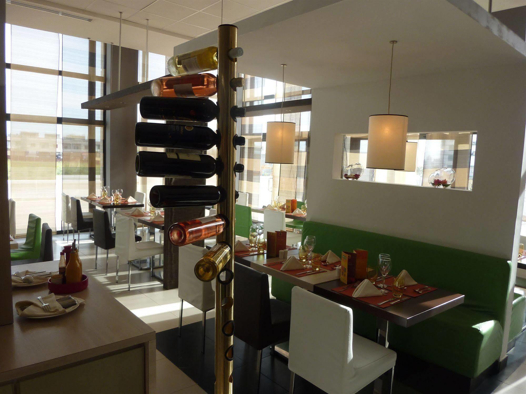 Ibis Oran Les Falaises Esterno foto